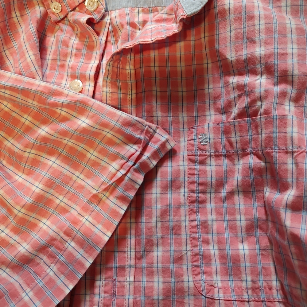 IZOD Mens pink Cotton Button Down Casual Shirt Medium.  EUC
